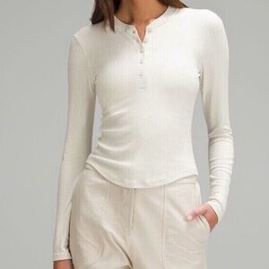 Lululemon Hold Tight Long Sleeve Henley Top Bone Casual Knit Size 6 🍂🍁🍂🍁